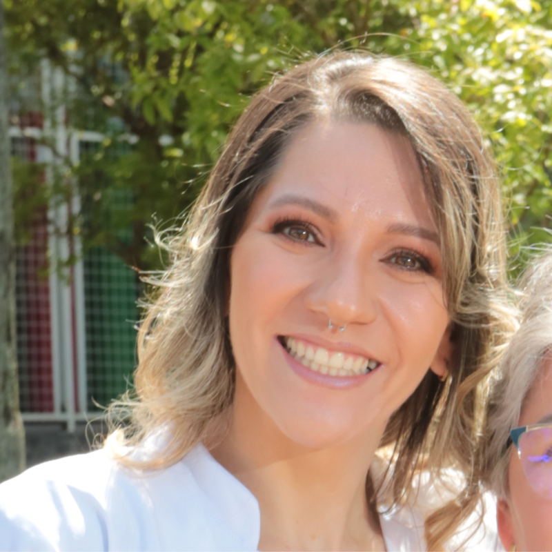 L&Atilde;&shy;gia Andrade